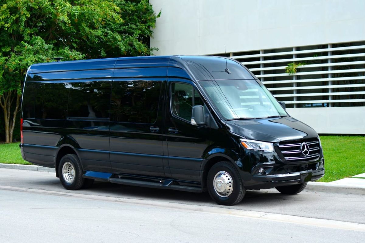 Excutive-van-002.jpg